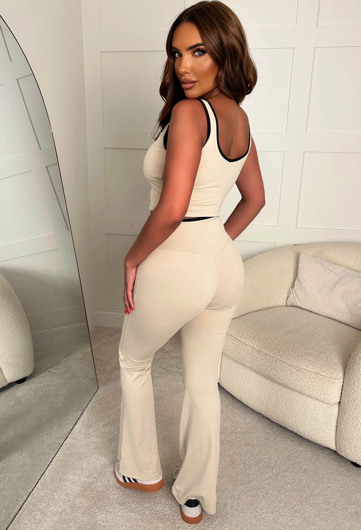 Effortless Cool Beige Contrast Edge Activewear Set - Image 5