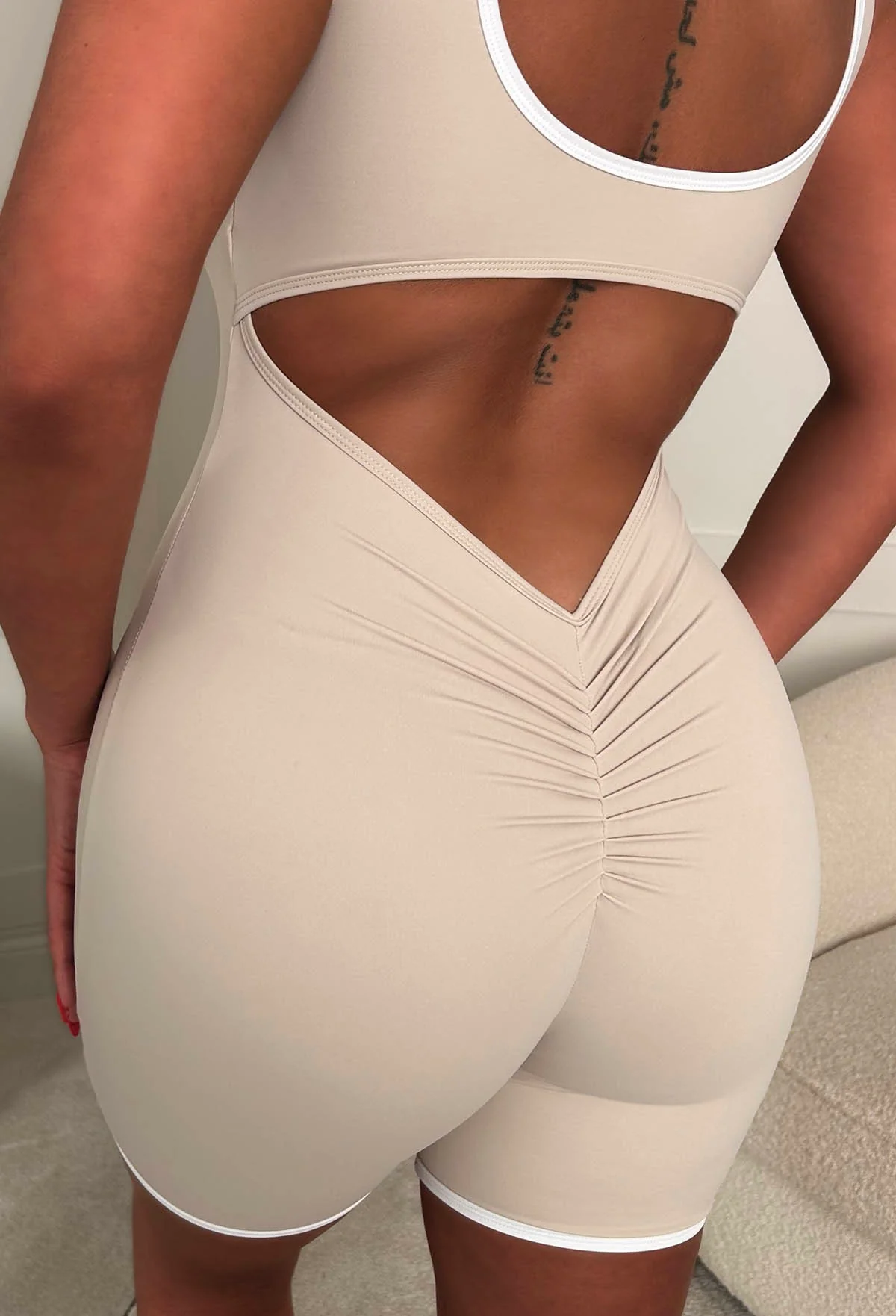 Effortless Style Beige Contrast Edge Ruched Unitard - Image 2