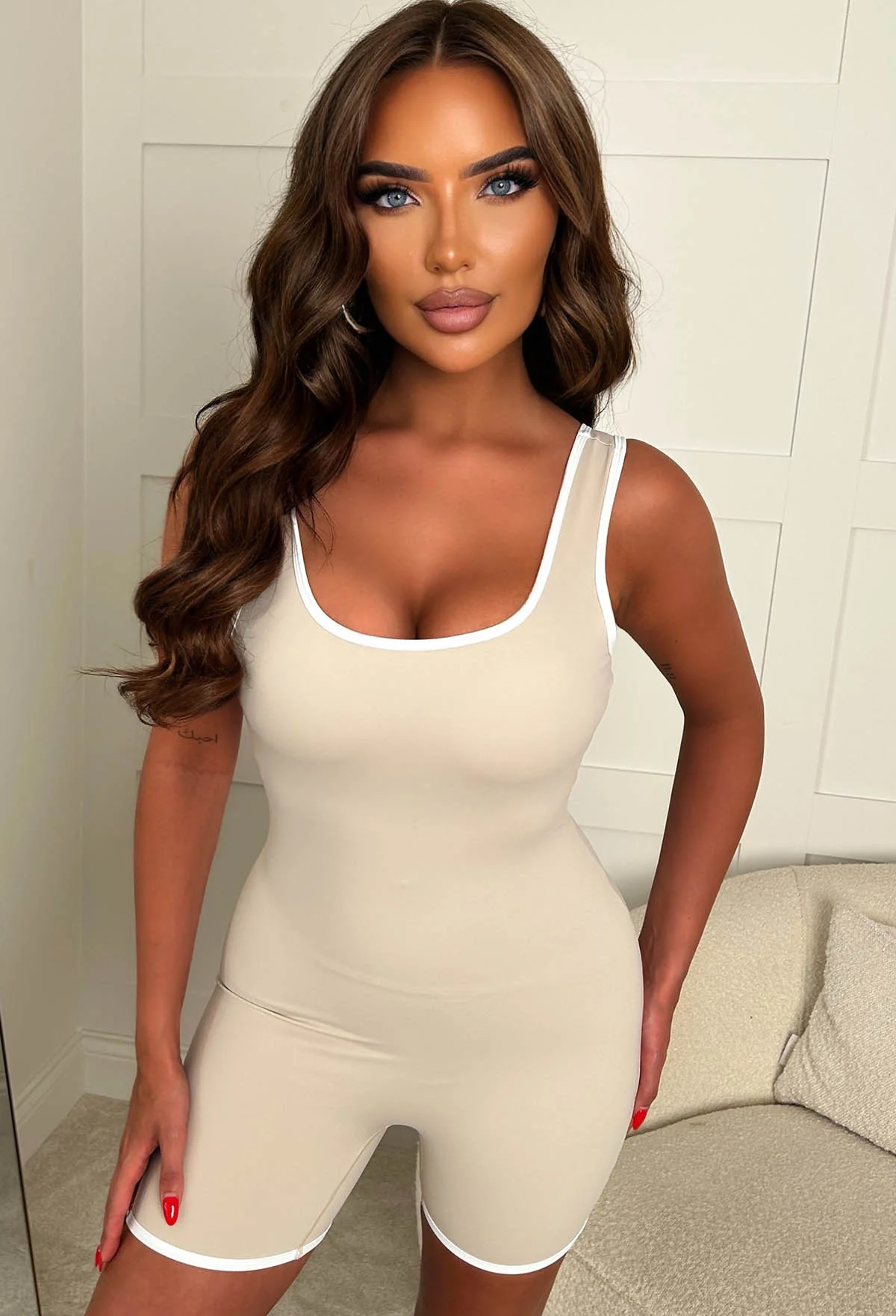 Effortless Style Beige Contrast Edge Ruched Unitard - Image 4