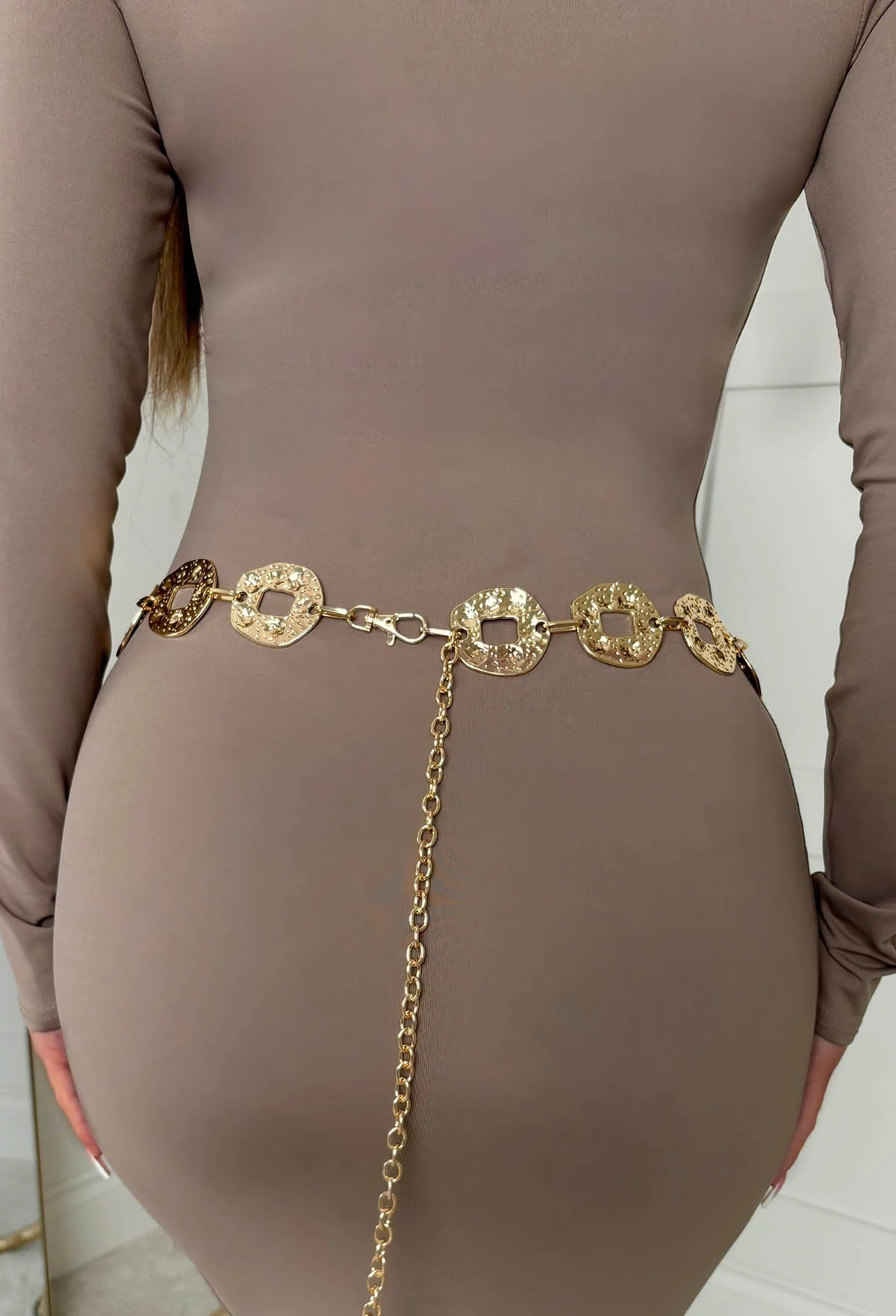 Hollywood Glow Gold Chain Belt - Image 2
