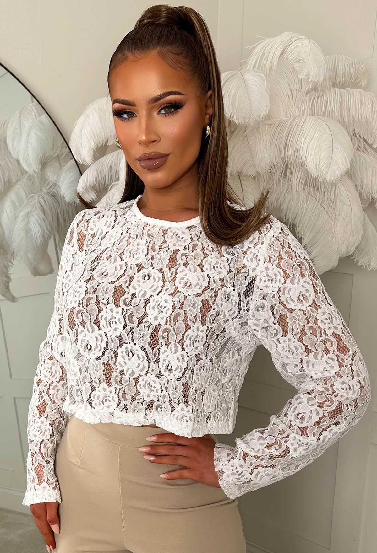 It Girl Season White Lace Cropped Top - Image 3