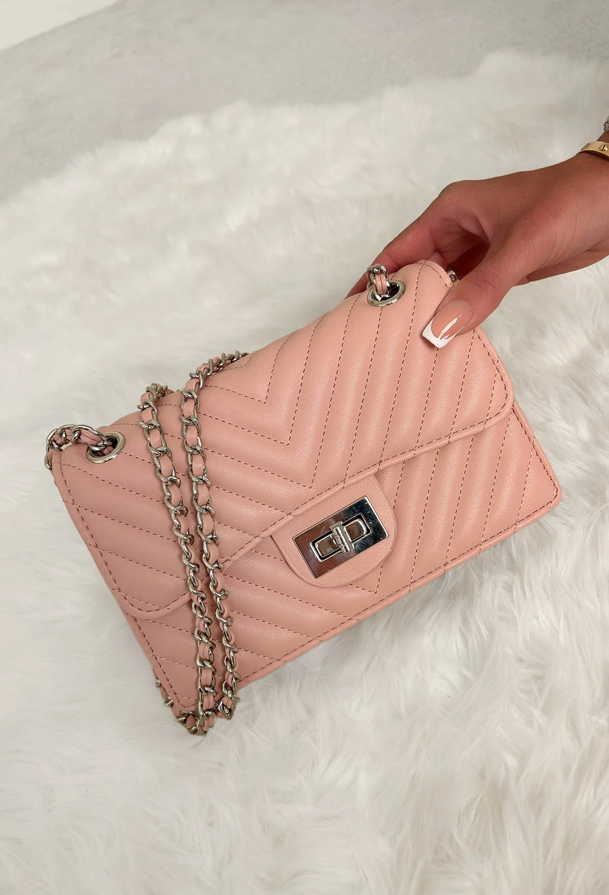 Quilted Babe Light Pink Chain Detail Bag - Image 3