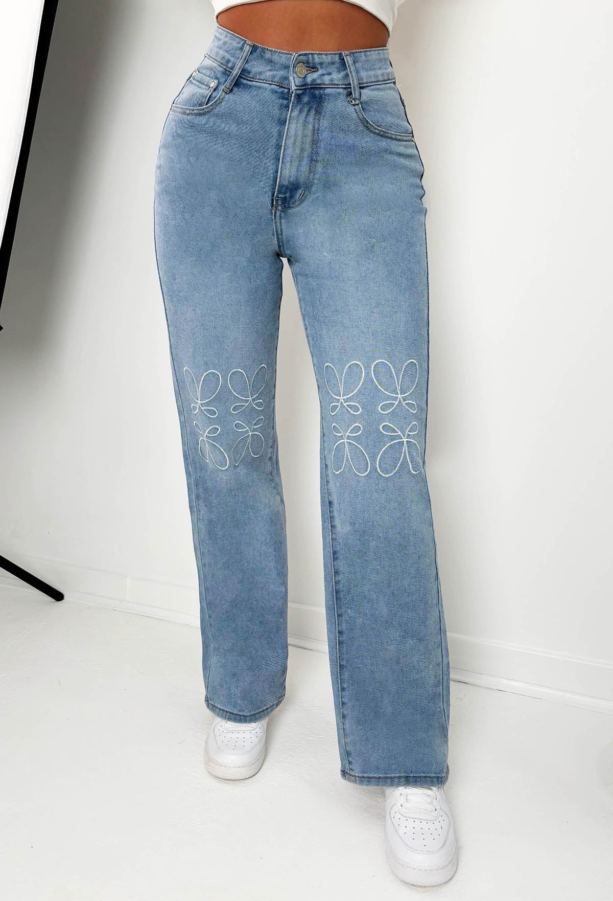 Star Power Mid Wash Embroidered Detail Straight Leg Jeans - Image 2